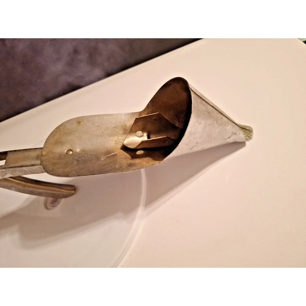 Oil / Lube Quart Can Opener, Oil Funnel Filler Self Piercing  Pour Spout Vintage